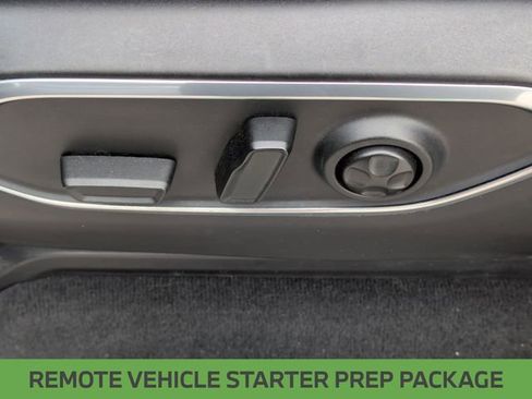 Used 2024 Jeep Wagoneer Series III AWD/4WD image 16