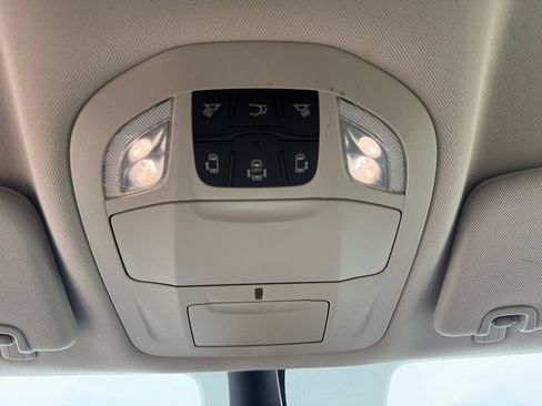 Used 2024 Chrysler Pacifica Touring-L FWD image 48