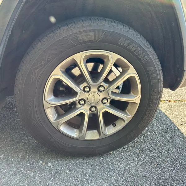 Used 2016 Jeep Grand Cherokee Limited AWD/4WD image 17