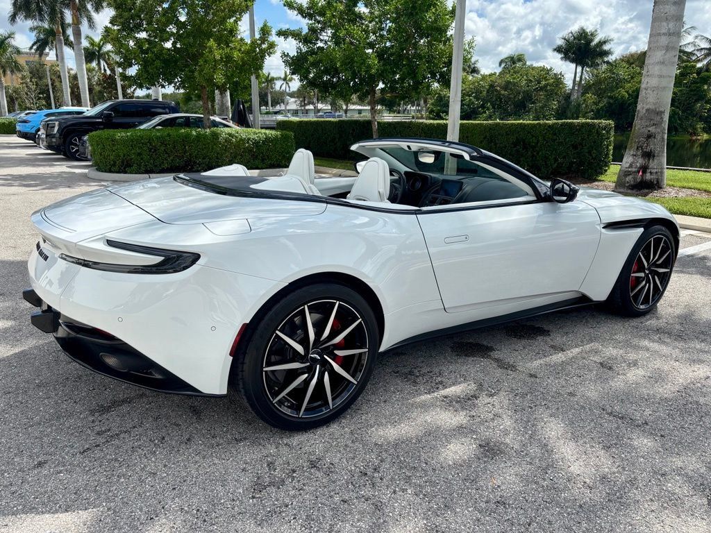 Used 2023 Aston Martin DB11 Volante RWD image 8