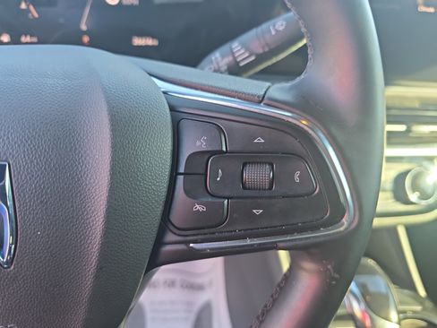 Used 2025 Buick Envista Sport Touring w/ Convenience I Package FWD image 18