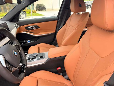 Used 2025 BMW 330i xDrive Sedan w/ Premium Package AWD/4WD image 21