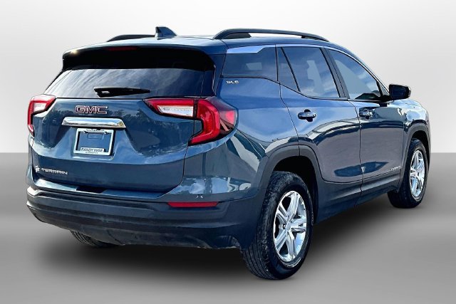Used 2024 GMC Terrain SLE w/ Driver Convenience Package FWD image 13