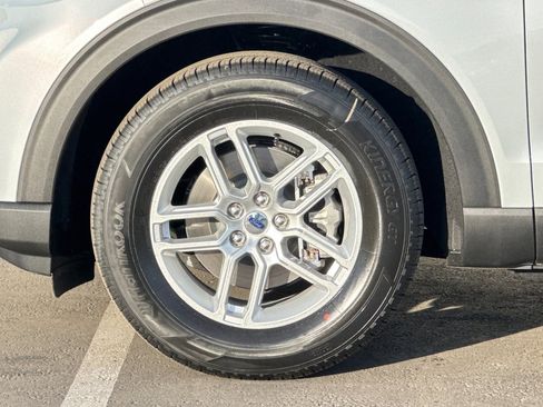 New 2026 Ford Explorer Active w/ Active Comfort Package image 26