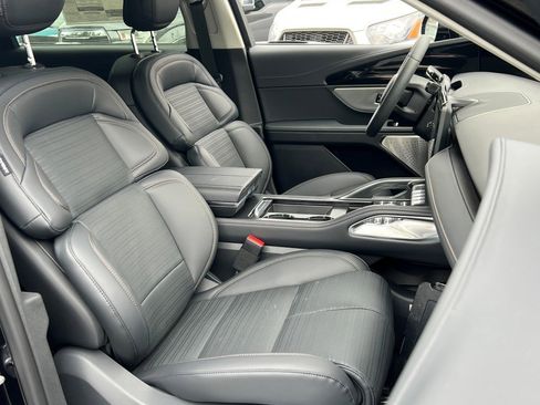 New 2026 Lincoln Nautilus Reserve AWD/4WD image 8