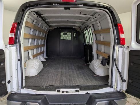 Used 2024 GMC Savana 2500 w/ Driver Convenience Package RWD image 9