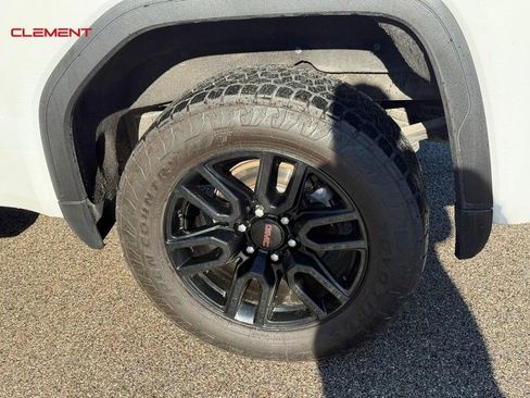 Used 2021 GMC Sierra 1500 Elevation w/ LPO, Elevation Black Package AWD/4WD image 4