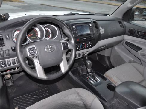 Used 2015 Toyota Tacoma Base 4x2 4dr Access Cab 6.1 ft w/ Convenience Package image 22