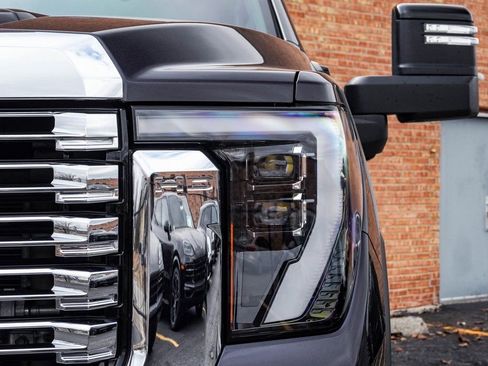 Used 2024 GMC Sierra 2500 Denali w/ Denali Reserve Package image 9