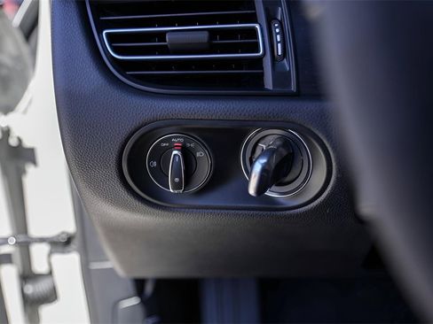 Used 2022 Porsche Macan GTS image 18