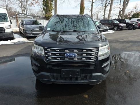 Certified 2017 Ford Explorer 4WD image 2