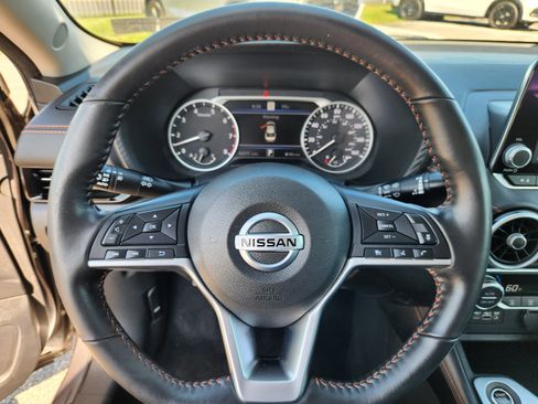 Used 2022 Nissan Sentra SR FWD image 9