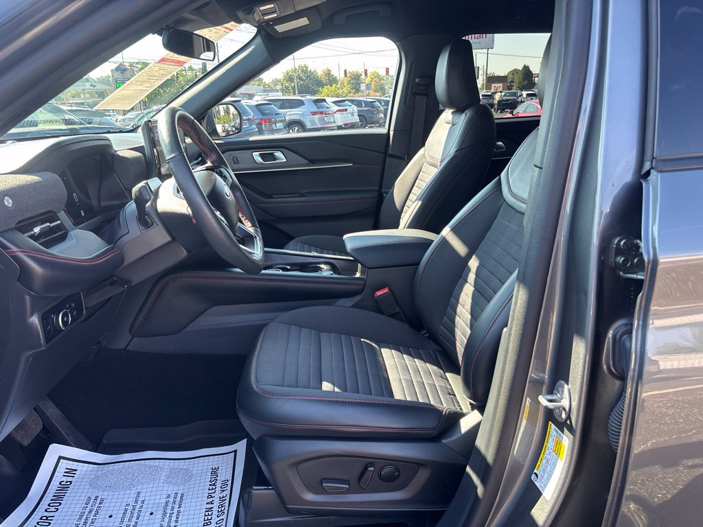 Used 2025 Ford Explorer ST-Line AWD/4WD image 19