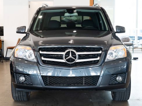 Used 2010 Mercedes-Benz GLK 350 4MATIC image 2