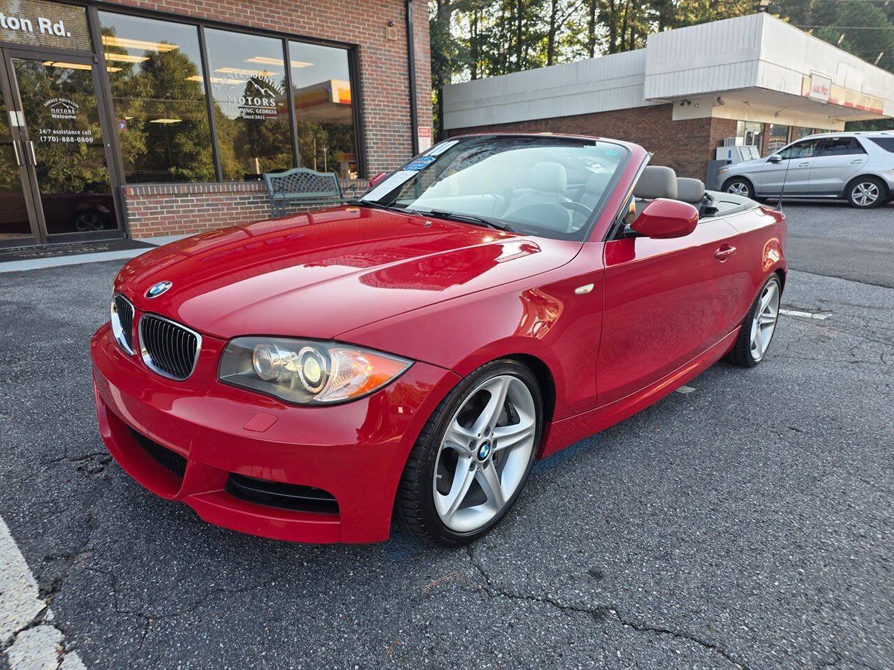 Used 2011 BMW 135i Convertible RWD image 2
