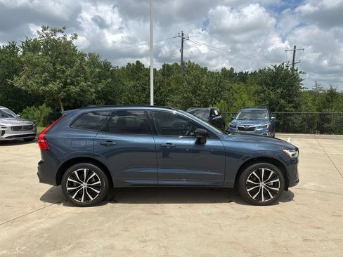 Used 2024 Volvo XC60 B5 Plus w/ Protection Package Premier AWD/4WD image 4