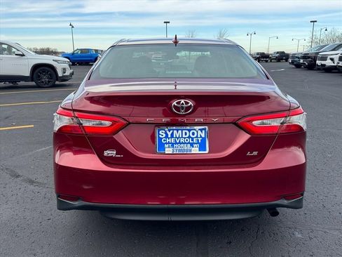 Used 2019 Toyota Camry LE image 3