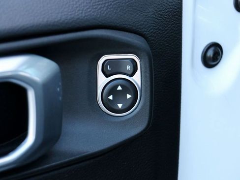 Used 2023 Jeep Wrangler Unlimited Sahara w/ Cold Weather Group image 19