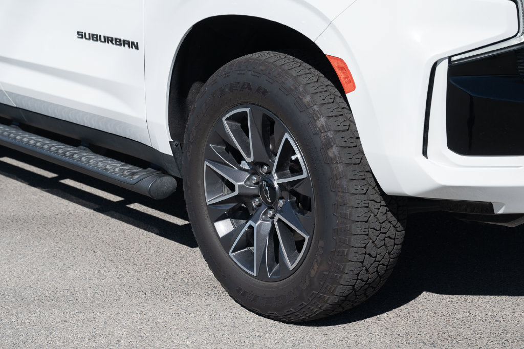 Used 2021 Chevrolet Suburban Z71 w/ Z71 Off-Road Package AWD/4WD image 11