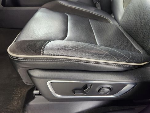 Used 2024 RAM 1500 Laramie image 13