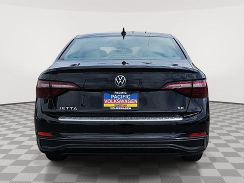 Certified 2024 Volkswagen Jetta SE w/ Black Wheel Package FWD image 6