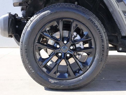 Used 2025 Jeep Wrangler Unlimited Sahara AWD/4WD image 6