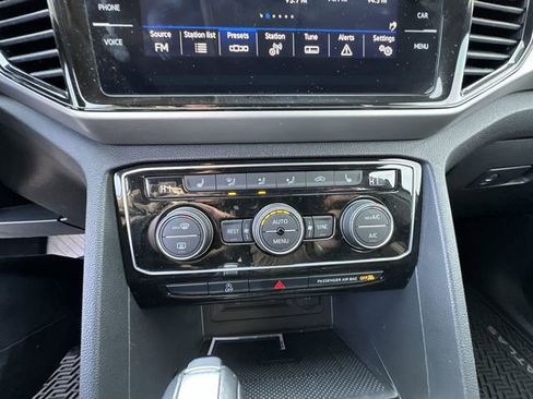 Used 2023 Volkswagen Atlas SE image 18