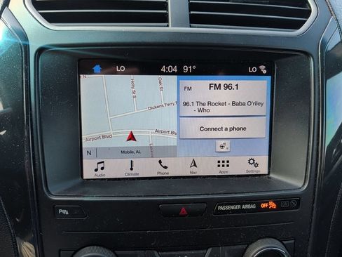 Used 2019 Ford Explorer XLT w/ Equipment Group 202A FWD image 9