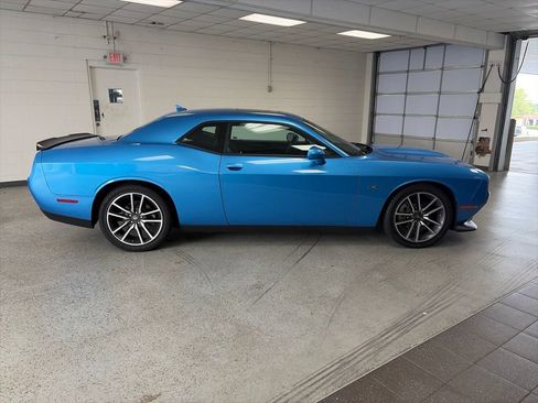 Used 2023 Dodge Challenger R/T w/ Plus Package RWD image 4
