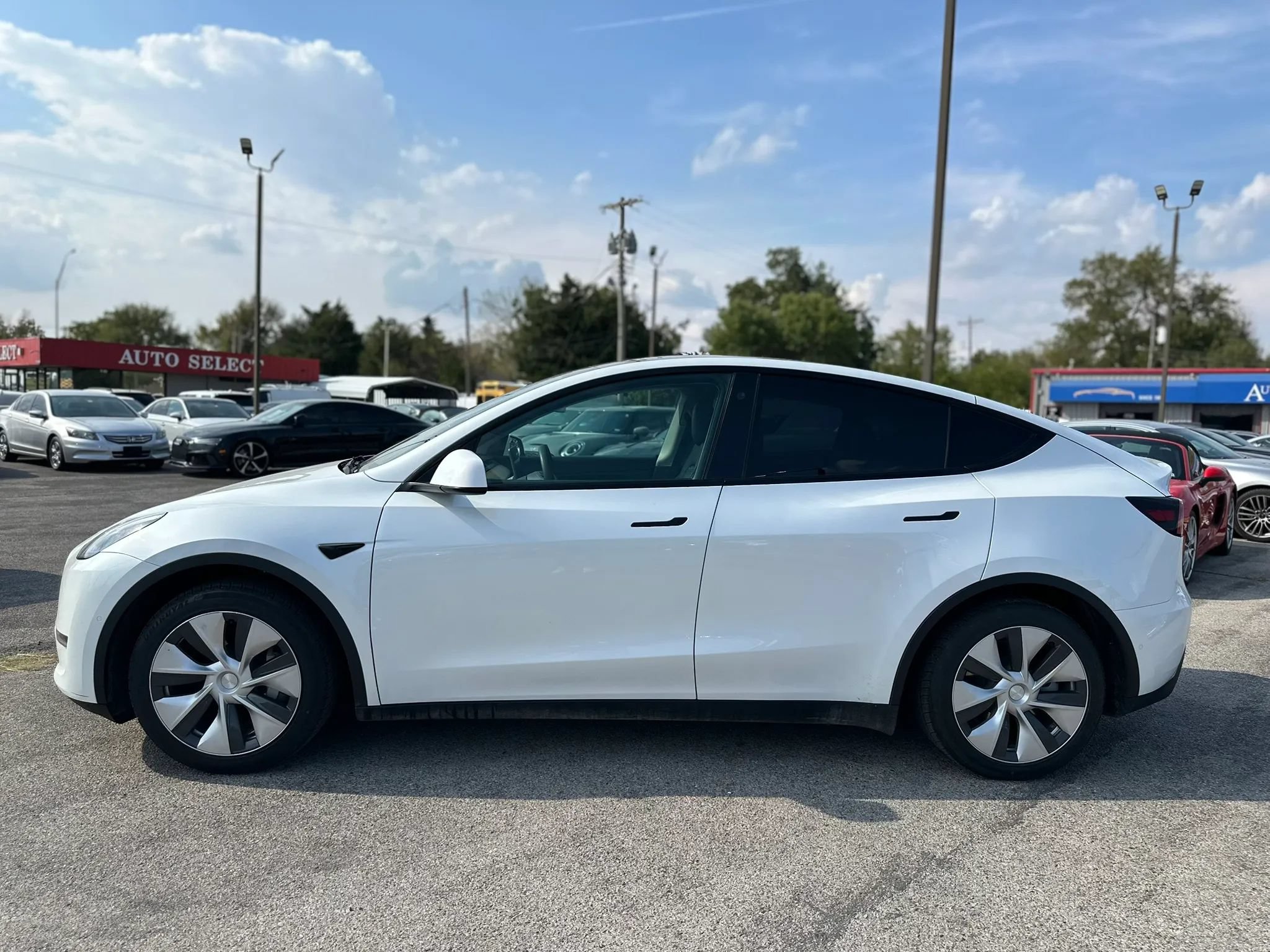 Used 2021 Tesla Model Y 2WD image 10