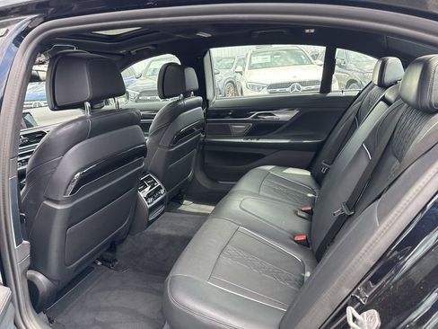 Used 2022 BMW 740i xDrive w/ M Sport Package AWD/4WD image 9
