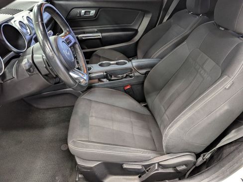 Used 2018 Ford Mustang Coupe image 5