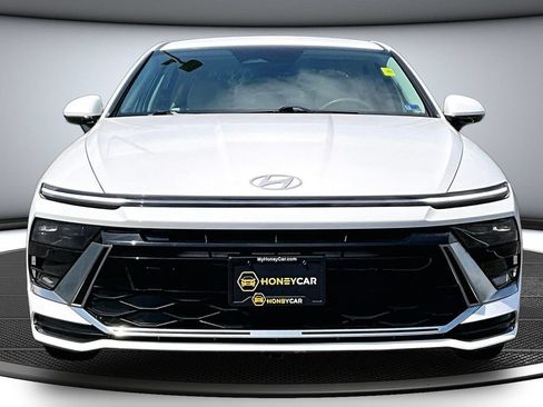 Used 2024 Hyundai Sonata SEL FWD image 2
