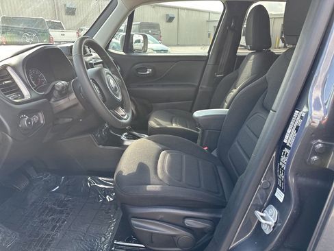 Used 2022 Jeep Renegade Latitude image 13