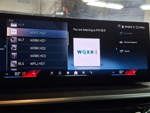 Used 2024 BMW X5 xDrive40i w/ Premium Package image 13