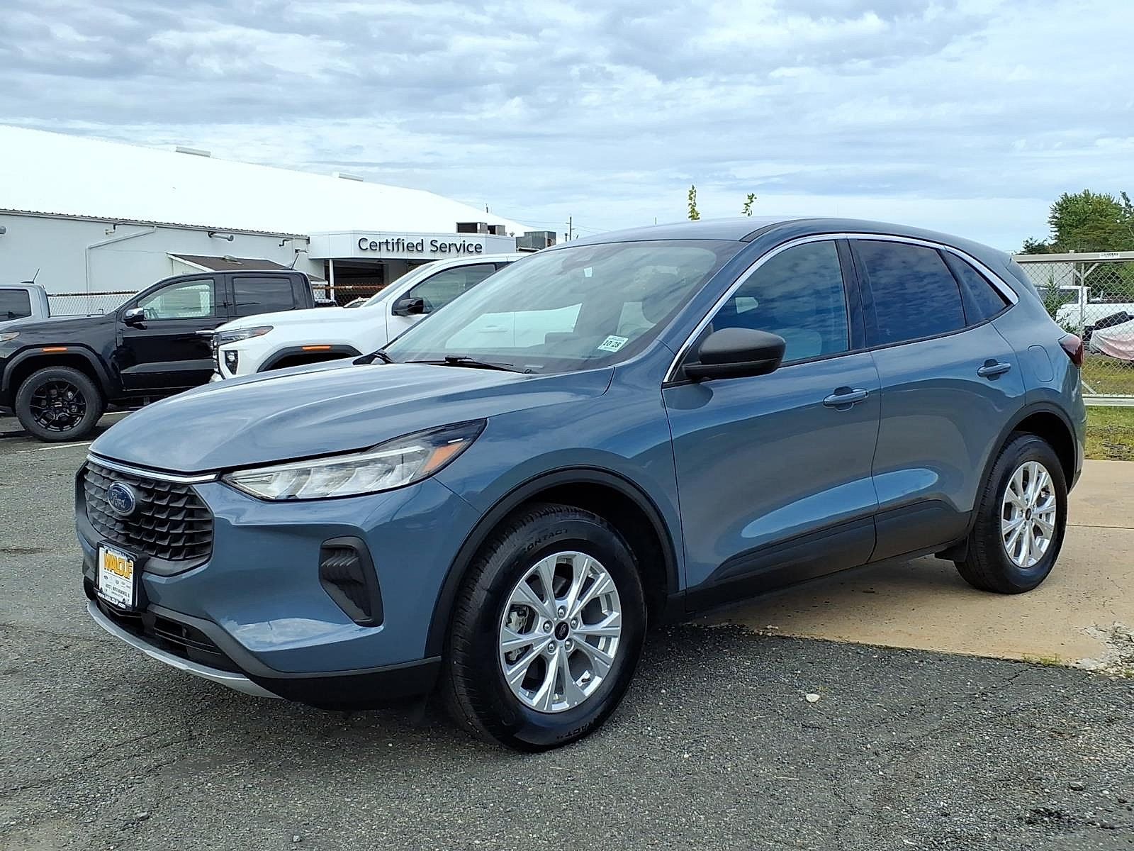 Used 2023 Ford Escape Active AWD/4WD image 3