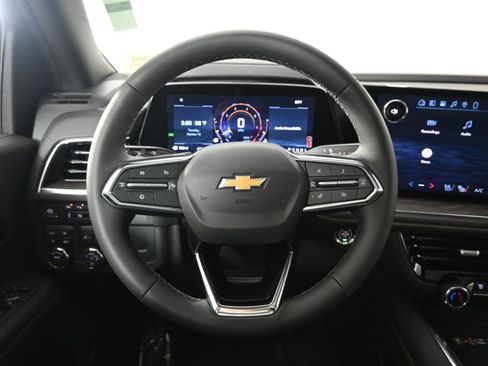 New 2026 Chevrolet Suburban Premier image 38