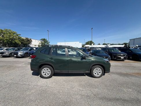 Used 2024 Subaru Forester AWD/4WD image 4
