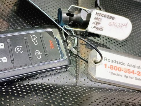 Used 2023 Jeep Grand Wagoneer Series II AWD/4WD image 27