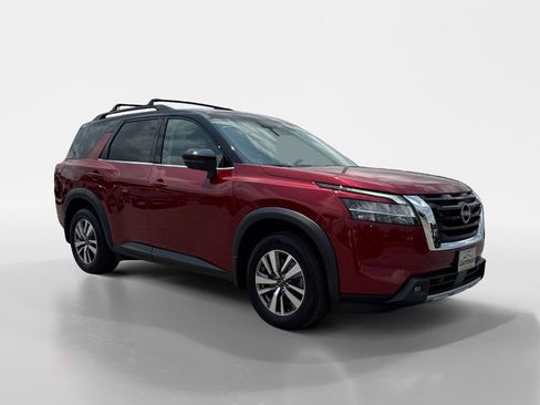 Used 2022 Nissan Pathfinder SL image 7