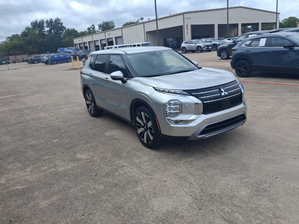 Used 2025 Mitsubishi Outlander SE AWD/4WD image 6