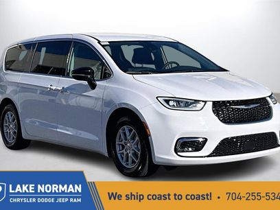 Certified 2024 Chrysler Pacifica Touring-L