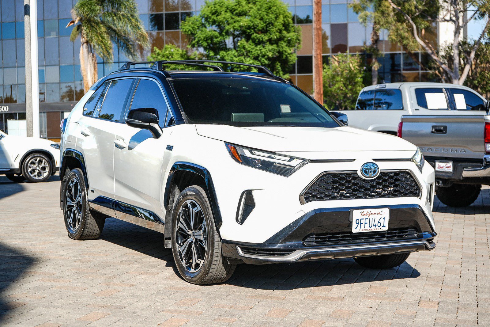 Certified 2023 Toyota RAV4 XSE w/ Weather Package AWD/4WD image 3