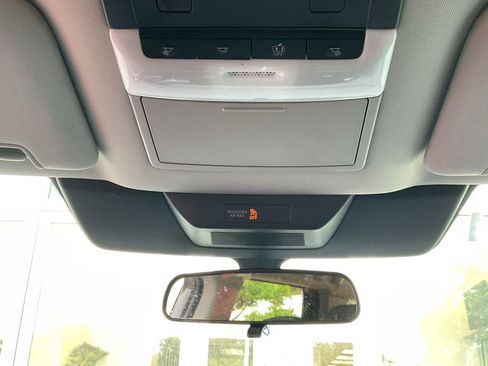 Used 2025 Nissan Pathfinder SV FWD image 12