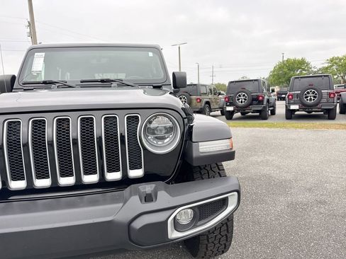 Used 2022 Jeep Wrangler Unlimited Sahara w/ LED Lighting Group AWD/4WD image 9