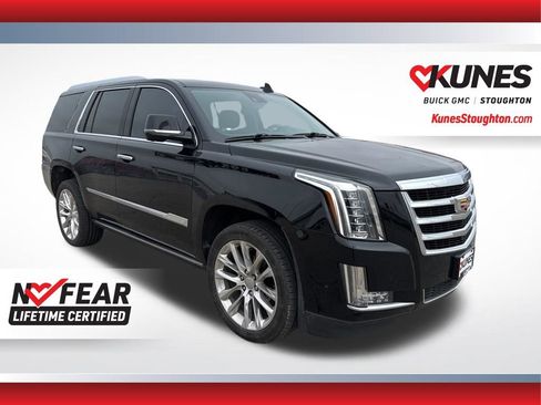 Used 2020 Cadillac Escalade Premium Luxury image 4