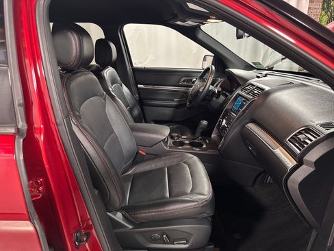 Used 2017 Ford Explorer Sport AWD/4WD image 28