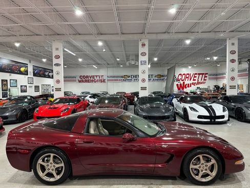 Used 2003 Chevrolet Corvette Coupe w/ Preferred Equipment Group RWD image 5