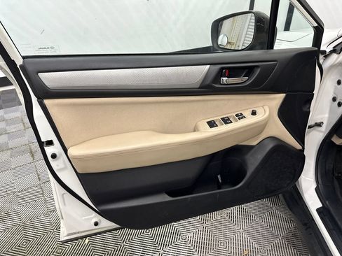 Used 2019 Subaru Outback 2.5i Premium AWD/4WD image 11