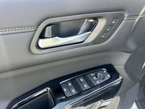 New 2026 Nissan Pathfinder Platinum image 14